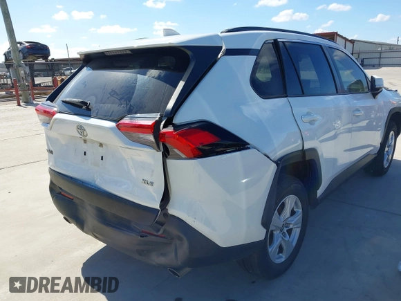 ✅ 2020 Toyota RAV4 XLE • VIN: JTMW1RFV5LD054650 • Lot: 43491685. Wystawiony na IAAI z przebiegiem 62 354 mil. Bezpłatny archiwum sprzedaży aukcyjnych z USA i szczegółowy raport historii pojazdu na DreamBid. Zdjęcie 4.