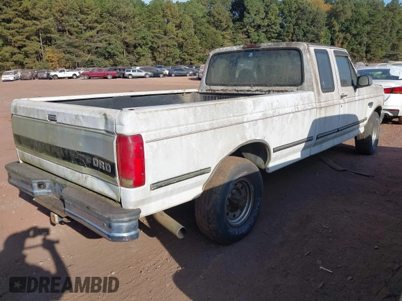 ✅ 1995 Ford F-250 • VIN: 1FTHX25F7SEA58698 • Lot: 43225200. Wystawiony na IAAI z przebiegiem 245 382 mil. Bezpłatny archiwum sprzedaży aukcyjnych z USA i szczegółowy raport historii pojazdu na DreamBid. Zdjęcie 4.
