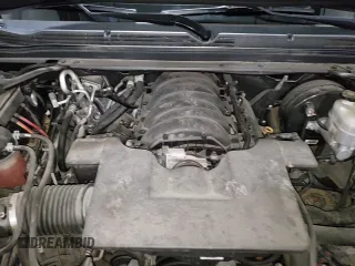 2019 Chevrolet Suburban LS z VIN 1GNSKGKC3KR270509, wystawiony jako Copart lot #87293165 z przebiegiem 56 813 mil mil oraz Czysty tytuł • Clean title. Historia ofert i sprzedaży dostępna na DreamBid. Obrazek 14.