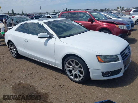 ✅ 2012 Audi A5 Premium Plus • VIN: WAULFAFR4CA002899 • Lot: 43018799. Wystawiony na IAAI z przebiegiem 137 832 mil. Bezpłatny archiwum sprzedaży aukcyjnych z USA i szczegółowy raport historii pojazdu na DreamBid. Zdjęcie 1.