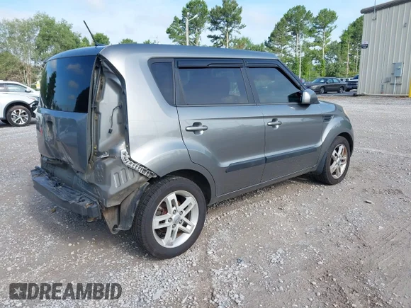 ✅ 2011 Kia Soul + • VIN: KNDJT2A27B7340540 • Лот: 45238614. Опубликован ранее на IAAI с пробегом 222 976 миль. Бесплатный доступ к архиву аукционных продаж из США и подробный отчёт об истории автомобиля на DreamBid. Изображение 4.