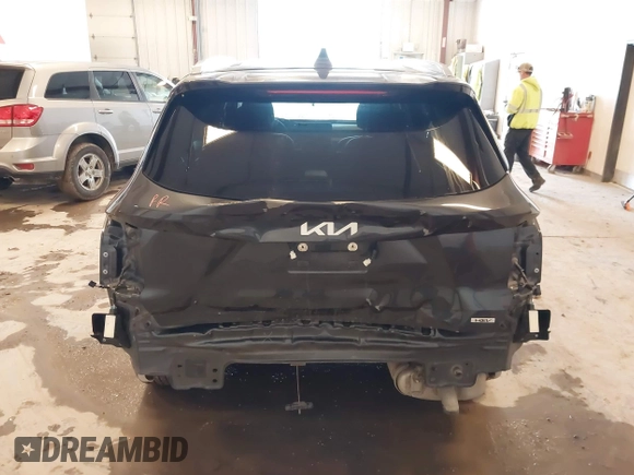 ✅ 2023 Kia Sorento EX • VIN: KNDRHDLG1P5177105 • Lot: 44463577. Wystawiony na IAAI z przebiegiem 28 248 mil. Bezpłatny archiwum sprzedaży aukcyjnych z USA i szczegółowy raport historii pojazdu na DreamBid. Zdjęcie 6.