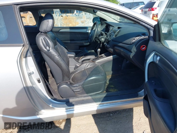 ✅ 2010 Kia Forte EX • VIN: KNAFU6A29A5205948 • Lot: 45150277. Wystawiony na IAAI z przebiegiem 136 411 mil. Bezpłatny archiwum sprzedaży aukcyjnych z USA i szczegółowy raport historii pojazdu na DreamBid. Zdjęcie 5.