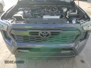 ✅ 2025 Toyota Tacoma SR5 • VIN: 3TMKB5FN4SM038897 • Лот: 91592765. Опубликован ранее на Copart с пробегом 8 315 миль. Бесплатный доступ к архиву аукционных продаж из США и подробный отчёт об истории автомобиля на DreamBid. Изображение 13.