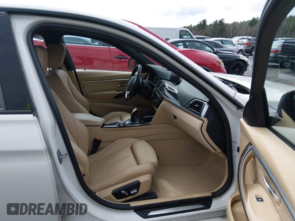 ✅ 2016 BMW 3 Series 328i xDrive • VIN: WBA8E3C51GK503657 • Lot: 44709813. Wystawiony na IAAI z przebiegiem 100 019 mil. Bezpłatny archiwum sprzedaży aukcyjnych z USA i szczegółowy raport historii pojazdu na DreamBid. Zdjęcie 5.