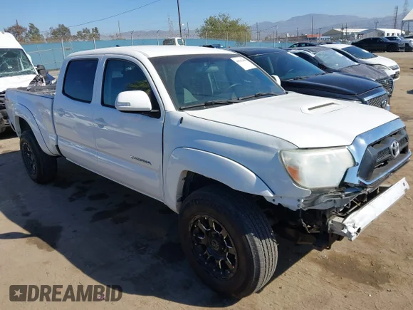 ✅ 2015 Toyota Tacoma PreRunner • VIN: 3TMKU4HN2FM042647 • Lot: 43541448. Wystawiony na IAAI z przebiegiem 134 027 mil. Bezpłatny archiwum sprzedaży aukcyjnych z USA i szczegółowy raport historii pojazdu na DreamBid. Zdjęcie 1.