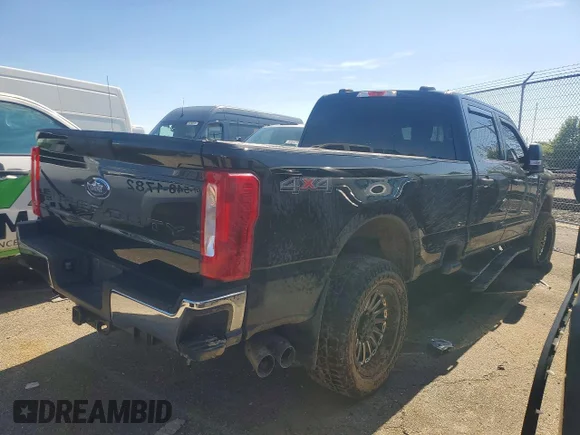 ✅ 2023 Ford F-350 Lariat • VIN: 1FT8W3BM1PEC02085 • Лот: 50543286. Опубліковано раніше на Copart з пробігом 69 469 миль. Безкоштовний доступ до архіву аукціонних продажів зі США та докладний звіт про історію автомобіля на DreamBid. Зображення 3.