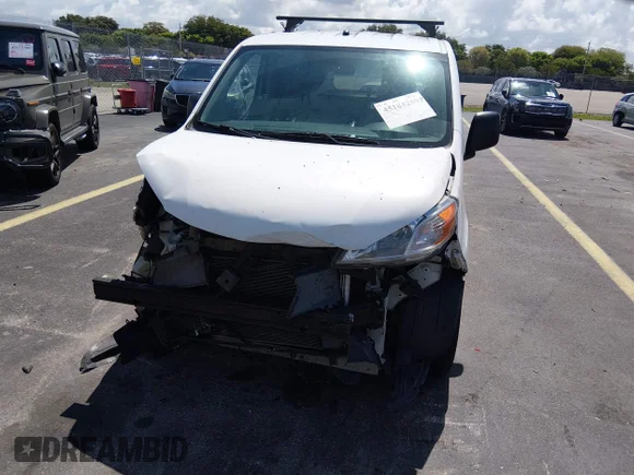 ✅ 2015 Nissan NV200 SV • VIN: 3N6CM0KN3FK700555 • Lot: 45184259. Wystawiony na IAAI z przebiegiem 198 525 mil. Bezpłatny archiwum sprzedaży aukcyjnych z USA i szczegółowy raport historii pojazdu na DreamBid. Zdjęcie 6.