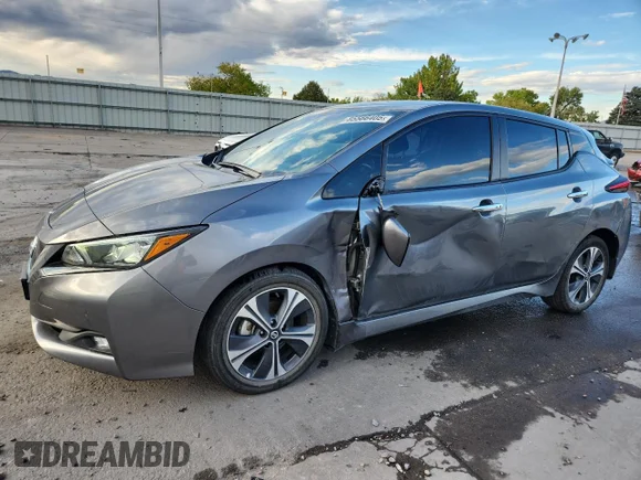 ✅ 2021 Nissan LEAF SV • VIN: 1N4AZ1CV6MC555407 • Лот: 85566405. Опубликован ранее на Copart с пробегом 20 218 миль. Бесплатный доступ к архиву аукционных продаж из США и подробный отчёт об истории автомобиля на DreamBid. Изображение 1.