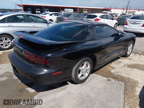 ✅ 1999 Pontiac Firebird Formula • VIN: 2G2FV22GXX2235844 • Лот: 45383411. Опубликован ранее на IAAI с пробегом 104 955 миль. Бесплатный доступ к архиву аукционных продаж из США и подробный отчёт об истории автомобиля на DreamBid. Изображение 4.
