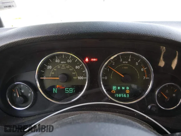✅ 2011 Jeep Wrangler Unlimited 70th Anniversary • VIN: 1J4BA7H17BL611991 • Lot: 44491228. Wystawiony na IAAI z przebiegiem 198 563 mil. Bezpłatny archiwum sprzedaży aukcyjnych z USA i szczegółowy raport historii pojazdu na DreamBid. Zdjęcie 7.