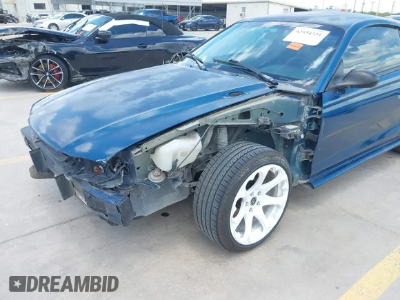 ✅ 1998 Ford Mustang • VIN: 1FAFP4049WF267746 • Lot: 42554351. Wystawiony na IAAI z przebiegiem 172 864 mil. Bezpłatny archiwum sprzedaży aukcyjnych z USA i szczegółowy raport historii pojazdu na DreamBid. Zdjęcie 6.