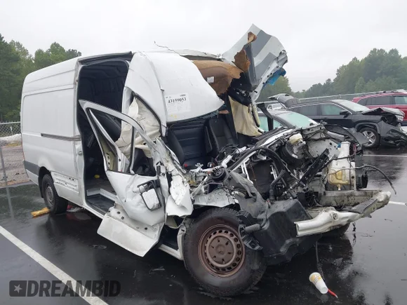 ✅ 2021 Mercedes-Benz Sprinter Cargo • VIN: W1Y4ECHY8MT059148 • Lot: 43159053. Wystawiony na IAAI z przebiegiem Nie podano. Bezpłatny archiwum sprzedaży aukcyjnych z USA i szczegółowy raport historii pojazdu na DreamBid. Zdjęcie 1.