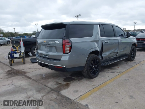 ✅ 2023 Chevrolet Suburban LS • VIN: 1GNSKBKDXPR400529 • Lot: 44400033. Wystawiony na IAAI z przebiegiem 49 828 mil. Bezpłatny archiwum sprzedaży aukcyjnych z USA i szczegółowy raport historii pojazdu na DreamBid. Zdjęcie 4.