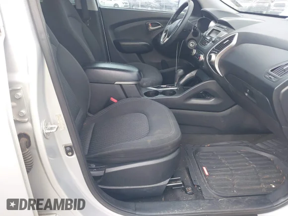 ✅ 2010 Hyundai Tucson GLS • VIN: KM8JT3AC9AU065800 • Lot: 44400082. Wystawiony na IAAI z przebiegiem 176 000 mil. Bezpłatny archiwum sprzedaży aukcyjnych z USA i szczegółowy raport historii pojazdu na DreamBid. Zdjęcie 5.