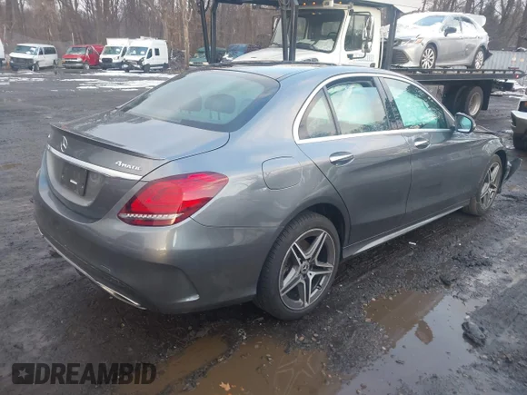 ✅ 2021 Mercedes-Benz C 300 • VIN: W1KWF8EB7MR634267 • Lot: 44191782. Wystawiony na IAAI z przebiegiem 108 079 mil. Bezpłatny archiwum sprzedaży aukcyjnych z USA i szczegółowy raport historii pojazdu na DreamBid. Zdjęcie 4.