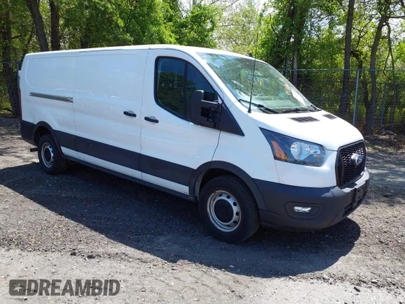 ✅ 2021 Ford Transit Cargo • VIN: 1FTBR1Y89MKB04849 • Лот: 45032508. Опубліковано раніше на IAAI з пробігом 99 160 миль. Безкоштовний доступ до архіву аукціонних продажів зі США та докладний звіт про історію автомобіля на DreamBid. Зображення 1.