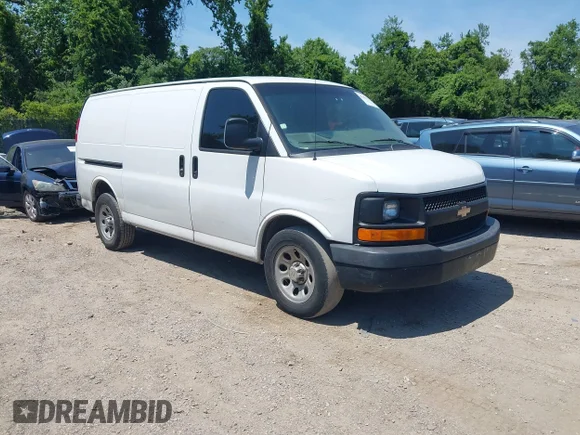✅ 2014 Chevrolet Express Cargo • VIN: 1GCSGAFX9E1158174 • Лот: 45301772. Опубликован ранее на IAAI с пробегом 262 538 миль. Бесплатный доступ к архиву аукционных продаж из США и подробный отчёт об истории автомобиля на DreamBid. Изображение 1.
