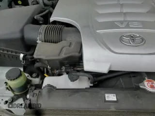 ✅ 2017 Toyota Land Cruiser • VIN: JTMCY7AJ8H4052552 • Lot: 71663875. Listed on Copart with 69,466 mi. Free auction sales archive from the USA and detailed vehicle history report at DreamBid. Image 15.