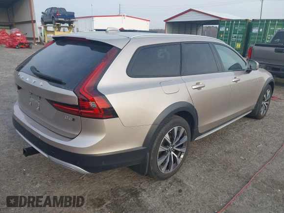 ✅ 2023 Volvo V90 • VIN: YV4062NZ0P1160513 • Lot: 41792915. Wystawiony na IAAI z przebiegiem 31 102 mil. Bezpłatny archiwum sprzedaży aukcyjnych z USA i szczegółowy raport historii pojazdu na DreamBid. Zdjęcie 4.