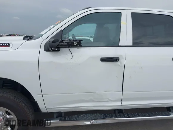 ✅ 2024 Ram 2500 Tradesman • VIN: 3C6UR5CJ5RG390568 • Lot: 44877203. Listed on IAAI with 11,870 mi. Free auction sales archive from the USA and detailed vehicle history report at DreamBid. Image 6.
