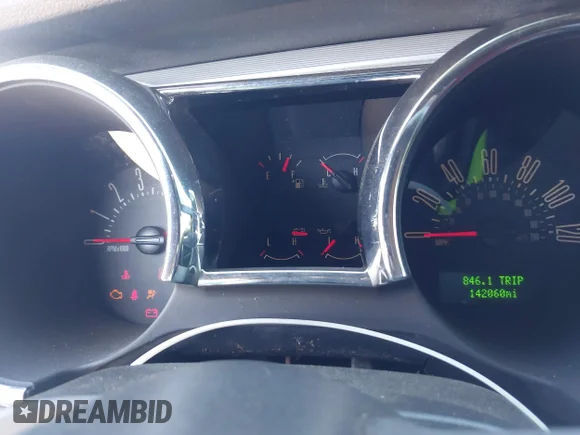 ✅ 2005 Ford Mustang Deluxe • VIN: 1ZVFT84N755227957 • Lot: 45158759. Wystawiony na IAAI z przebiegiem 142 060 mil. Bezpłatny archiwum sprzedaży aukcyjnych z USA i szczegółowy raport historii pojazdu na DreamBid. Zdjęcie 7.