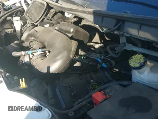 ✅ 2015 Ford Transit Cargo • VIN: 1FTNR2CM7FKA09832 • Lot: 41355534. Wystawiony na IAAI z przebiegiem 33 154 mil. Bezpłatny archiwum sprzedaży aukcyjnych z USA i szczegółowy raport historii pojazdu na DreamBid. Zdjęcie 20.