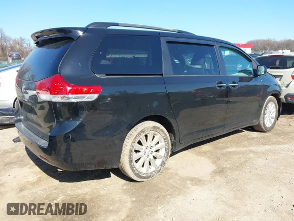 ✅ 2011 Toyota Sienna Limited • VIN: 5TDDK3DC3BS026710 • Лот: 44559107. Опубліковано раніше на IAAI з пробігом 180 570 миль. Безкоштовний доступ до архіву аукціонних продажів зі США та докладний звіт про історію автомобіля на DreamBid. Зображення 4.
