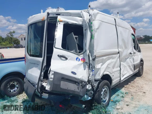 ✅ 2020 Ford Transit Cargo • VIN: 1FTBR1C81LKA60044 • Лот: 39052835. Опубліковано раніше на IAAI з пробігом 109 045 миль. Безкоштовний доступ до архіву аукціонних продажів зі США та докладний звіт про історію автомобіля на DreamBid. Зображення 4.