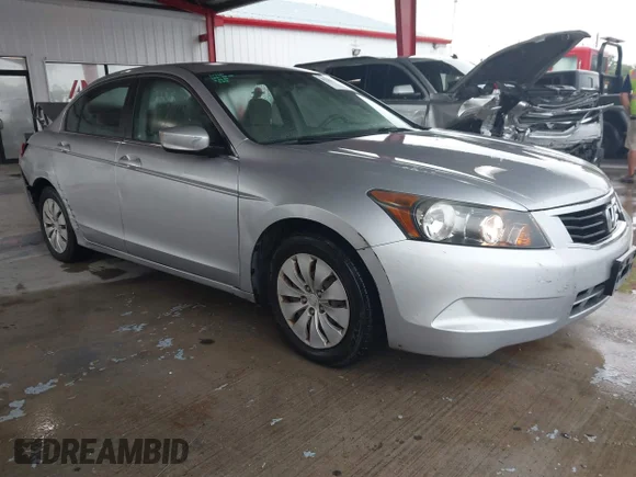✅ 2008 Honda Accord LX • VIN: 1HGCP26338A157552 • Lot: 45284278. Wystawiony na IAAI z przebiegiem 136 162 mil. Bezpłatny archiwum sprzedaży aukcyjnych z USA i szczegółowy raport historii pojazdu na DreamBid. Zdjęcie 1.