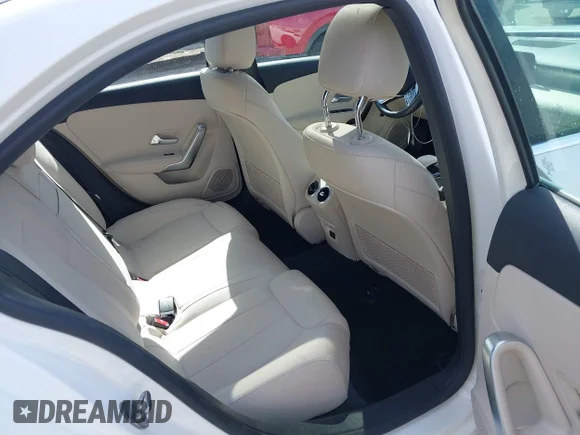 ✅ 2022 Mercedes-Benz A 220 • VIN: W1K3G4EB6NJ332073 • Lot: 44794378. Wystawiony na IAAI z przebiegiem 28 379 mil. Bezpłatny archiwum sprzedaży aukcyjnych z USA i szczegółowy raport historii pojazdu na DreamBid. Zdjęcie 8.