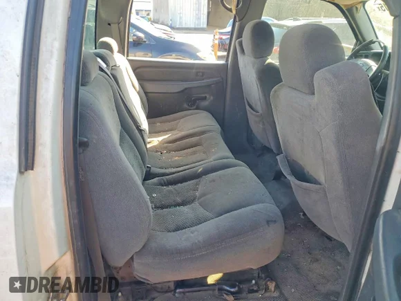 ✅ 2006 Chevrolet Silverado 2500HD LT1 • VIN: 1GCHK23D56F148268 • Lot: 76172815. Wystawiony na Copart z przebiegiem Nie podano. Bezpłatny archiwum sprzedaży aukcyjnych z USA i szczegółowy raport historii pojazdu na DreamBid. Zdjęcie 10.