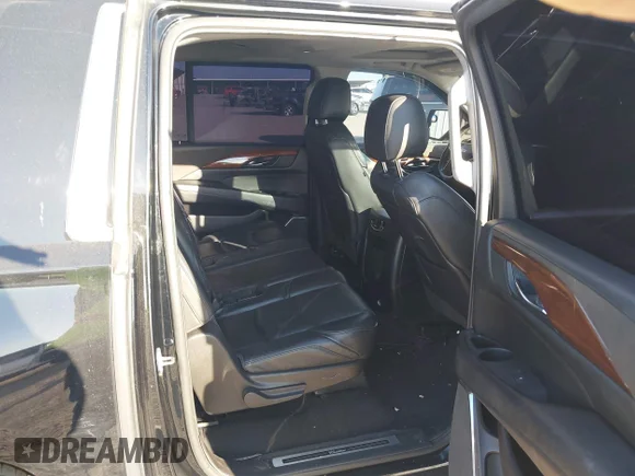 ✅ 2016 Cadillac Escalade ESV Luxury Collection • VIN: 1GYS3HKJ8GR360279 • Lot: 44304040. Wystawiony na IAAI z przebiegiem 158 196 mil. Bezpłatny archiwum sprzedaży aukcyjnych z USA i szczegółowy raport historii pojazdu na DreamBid. Zdjęcie 8.