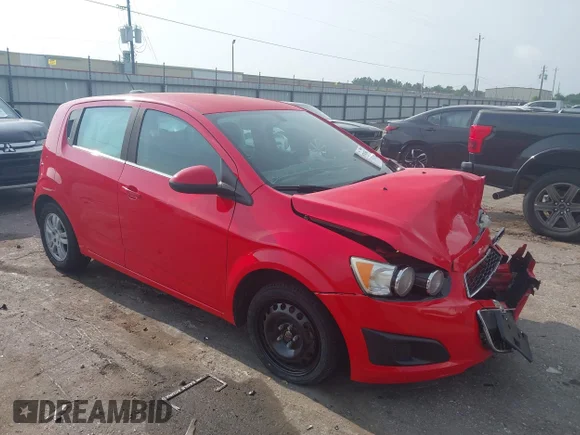 ✅ 2015 Chevrolet Sonic LT • VIN: 1G1JC6SH2F4124153 • Лот: 44970366. Опубликован ранее на IAAI с пробегом 139 439 миль. Бесплатный доступ к архиву аукционных продаж из США и подробный отчёт об истории автомобиля на DreamBid. Изображение 1.