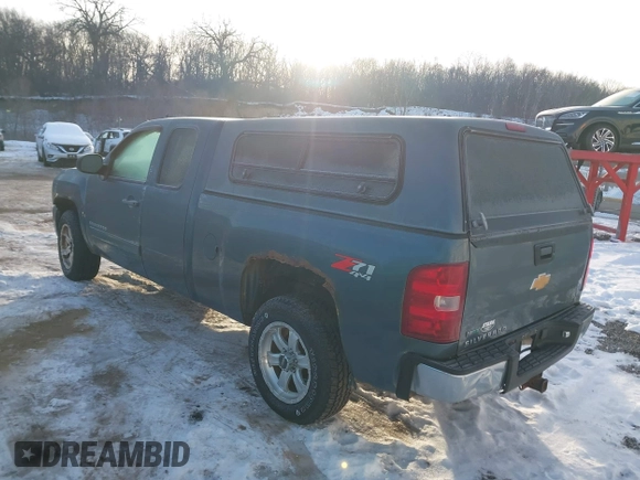 ✅ 2010 Chevrolet Silverado 1500 LT • VIN: 1GCSKSE32AZ283645 • Lot: 43851257. Wystawiony na IAAI z przebiegiem 211 144 mil. Bezpłatny archiwum sprzedaży aukcyjnych z USA i szczegółowy raport historii pojazdu na DreamBid. Zdjęcie 3.