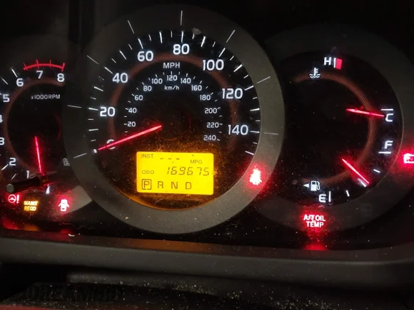 ✅ 2010 Toyota RAV4 Sport • VIN: JTMRK4DV5A5097912 • Lot: 44022133. Wystawiony na IAAI z przebiegiem 169 675 mil. Bezpłatny archiwum sprzedaży aukcyjnych z USA i szczegółowy raport historii pojazdu na DreamBid. Zdjęcie 7.