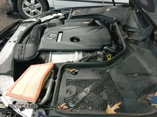 ✅ 2016 Mercedes-Benz C 300 • VIN: 55SWF4KB5GU136505 • Lot: 43640584. Wystawiony na IAAI z przebiegiem 89 177 mil. Bezpłatny archiwum sprzedaży aukcyjnych z USA i szczegółowy raport historii pojazdu na DreamBid. Zdjęcie 12.