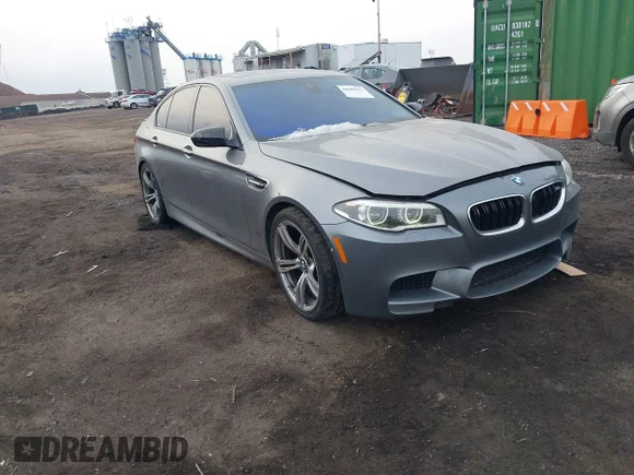 ✅ 2014 BMW M5 • VIN: WBSFV9C57ED594084 • Lot: 44049622. Wystawiony na IAAI z przebiegiem 77 292 mil. Bezpłatny archiwum sprzedaży aukcyjnych z USA i szczegółowy raport historii pojazdu na DreamBid. Zdjęcie 1.