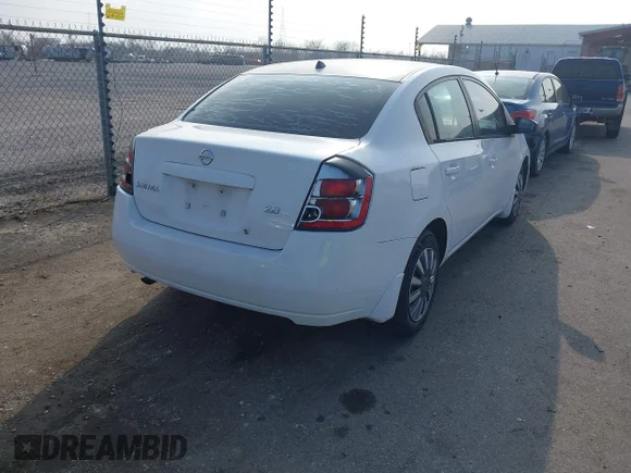 ✅ 2007 Nissan Sentra SL • VIN: 3N1AB61E67L707549 • Lot: 44383575. Wystawiony na IAAI z przebiegiem 122 056 mil. Bezpłatny archiwum sprzedaży aukcyjnych z USA i szczegółowy raport historii pojazdu na DreamBid. Zdjęcie 4.