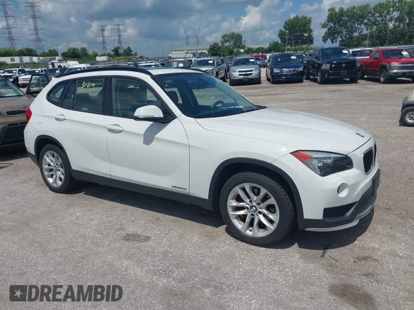 ✅ 2015 BMW X1 xDrive28i • VIN: WBAVL1C50FVY34305 • Лот: 42853129. Опубликован ранее на IAAI с пробегом 114 193 миль. Бесплатный доступ к архиву аукционных продаж из США и подробный отчёт об истории автомобиля на DreamBid. Изображение 1.
