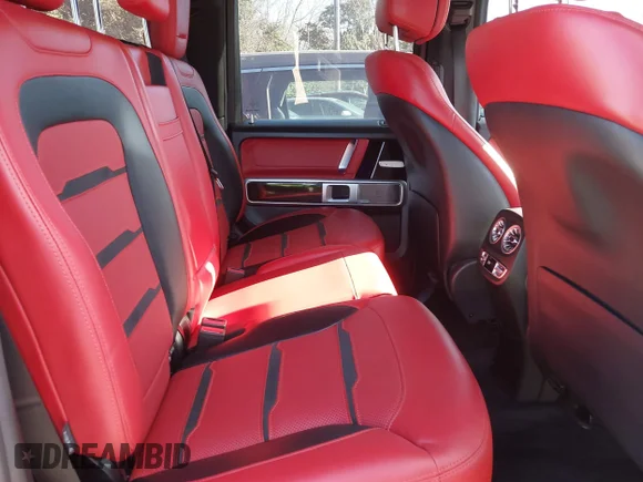 ✅ 2020 Mercedes-Benz G 63 AMG • VIN: W1NYC7HJ7LX347507 • Lot: 41409095. Wystawiony na IAAI z przebiegiem 34 055 mil. Bezpłatny archiwum sprzedaży aukcyjnych z USA i szczegółowy raport historii pojazdu na DreamBid. Zdjęcie 8.