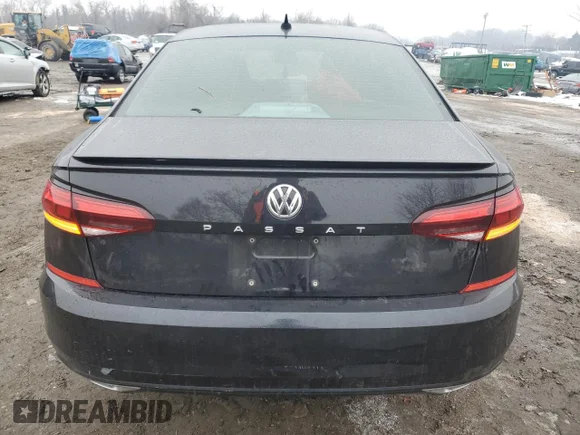 ✅ 2020 Volkswagen Passat R-Line • VIN: 1VWMA7A3XLC017386 • Lot: 38983484. Wystawiony na Copart z przebiegiem 61 901 mil. Bezpłatny archiwum sprzedaży aukcyjnych z USA i szczegółowy raport historii pojazdu na DreamBid. Zdjęcie 6.
