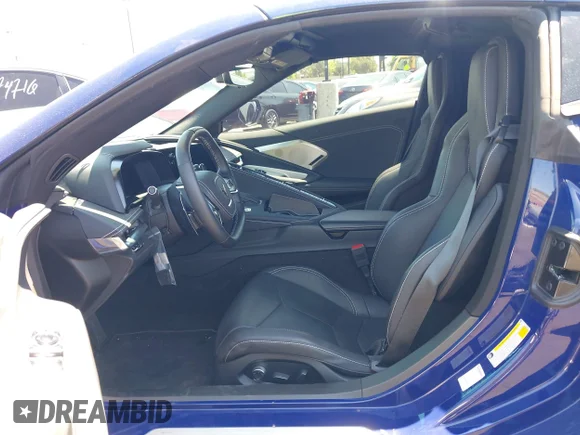 ✅ 2025 Chevrolet Corvette 2LT • VIN: 1G1YB2D41S5103058 • Lot: 45056574. Wystawiony na IAAI z przebiegiem 10 213 mil. Bezpłatny archiwum sprzedaży aukcyjnych z USA i szczegółowy raport historii pojazdu na DreamBid. Zdjęcie 5.