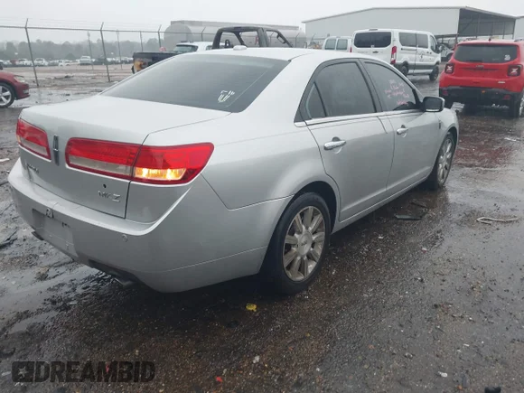 ✅ 2010 Lincoln MKZ • VIN: 3LNHL2GC5AR624623 • Lot: 41536619. Wystawiony na IAAI z przebiegiem 147 979 mil. Bezpłatny archiwum sprzedaży aukcyjnych z USA i szczegółowy raport historii pojazdu na DreamBid. Zdjęcie 4.