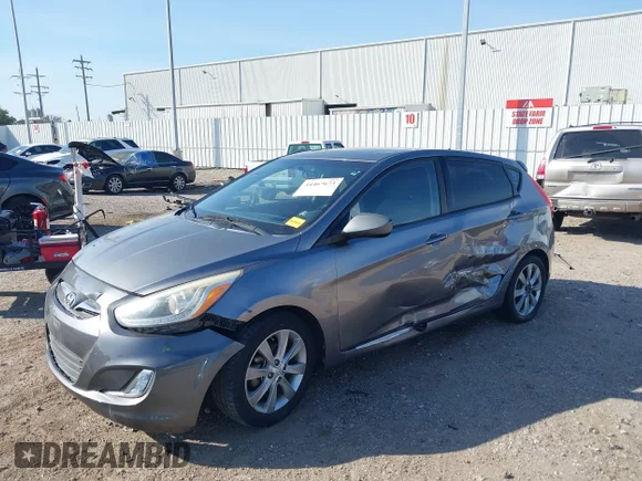 ✅ 2014 Hyundai Accent SE • VIN: KMHCU5AE4EU188963 • Lot: 44467673. Wystawiony na IAAI z przebiegiem 118 037 mil. Bezpłatny archiwum sprzedaży aukcyjnych z USA i szczegółowy raport historii pojazdu na DreamBid. Zdjęcie 18.