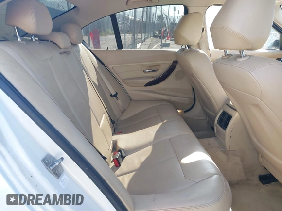 ✅ 2014 BMW 3 Series 320i • VIN: WBA3B1C51EK134819 • Lot: 45053162. Wystawiony na IAAI z przebiegiem 160 077 mil. Bezpłatny archiwum sprzedaży aukcyjnych z USA i szczegółowy raport historii pojazdu na DreamBid. Zdjęcie 8.