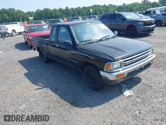 ✅ 1991 Toyota Pickup DLX • VIN: JT4RN93P8M5027820 • Lot: 42811773. Wystawiony na IAAI z przebiegiem 150 027 mil. Bezpłatny archiwum sprzedaży aukcyjnych z USA i szczegółowy raport historii pojazdu na DreamBid. Zdjęcie 1.