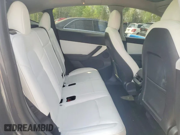 ✅ 2022 Tesla Model Y Performance • VIN: 7SAYGDEF0NF508242 • Lot: 53744526. Wystawiony na Copart z przebiegiem 70 583 mil. Bezpłatny archiwum sprzedaży aukcyjnych z USA i szczegółowy raport historii pojazdu na DreamBid. Zdjęcie 10.