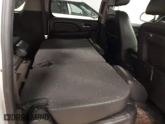 ✅ 2013 Chevrolet Suburban LT • VIN: 1GNSKJE76DR191351 • Lot: 44910220. Wystawiony na IAAI z przebiegiem 195 457 mil. Bezpłatny archiwum sprzedaży aukcyjnych z USA i szczegółowy raport historii pojazdu na DreamBid. Zdjęcie 8.