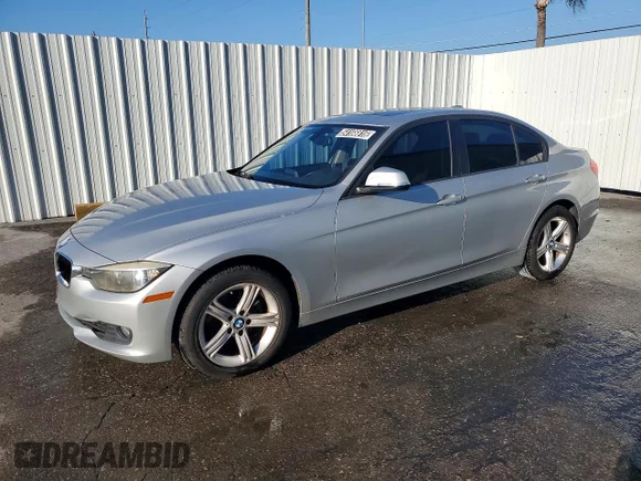 ✅ 2015 BMW 3 Series 328i • VIN: WBA3A5C56FP605040 • Lot: 54166816. Wystawiony na Copart z przebiegiem Nie podano. Bezpłatny archiwum sprzedaży aukcyjnych z USA i szczegółowy raport historii pojazdu na DreamBid. Zdjęcie 1.